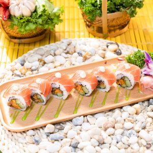 Sushi Hồng Tảo