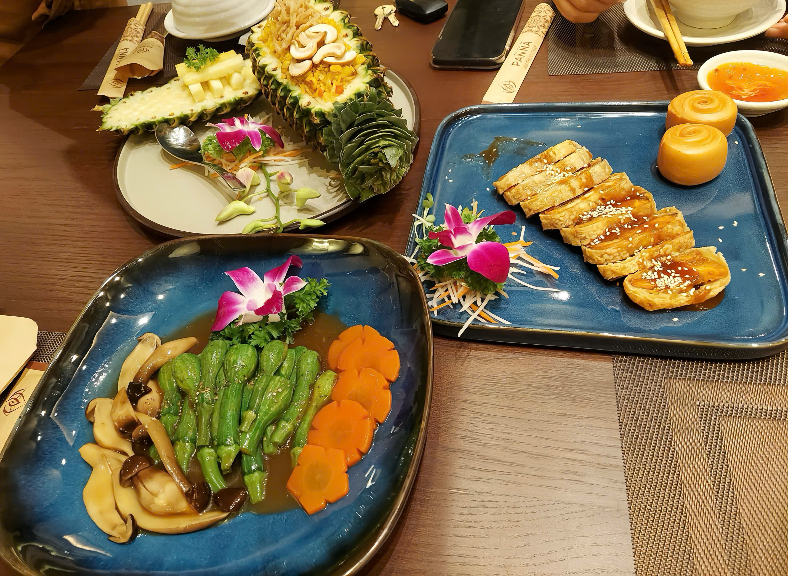 z6125513142221 ea5f33758e578b81381c7bcf81bf4cb1